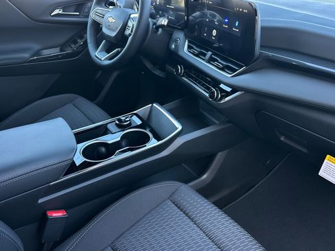 New 2026 Chevrolet Equinox LT image 16