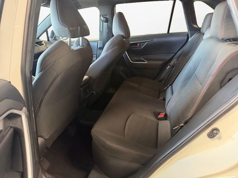 Used 2021 Toyota RAV4 SE w/ Weather & Moonroof Package AWD/4WD image 16