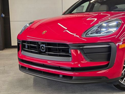 Certified 2026 Porsche Macan AWD/4WD image 23