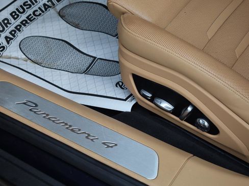 Used 2019 Porsche Panamera 4 AWD/4WD image 17