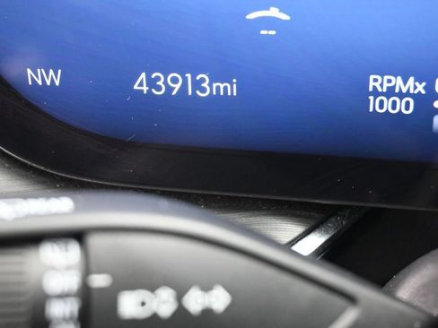 Used 2024 Buick Envision Preferred AWD/4WD image 34