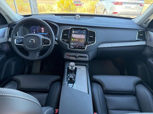 Certified 2025 Volvo XC90 B6 Ultra w/ Protection Package Premier image 17