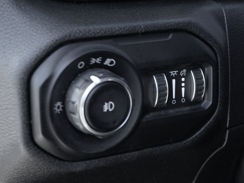 Used 2021 Jeep Wrangler Sport image 24