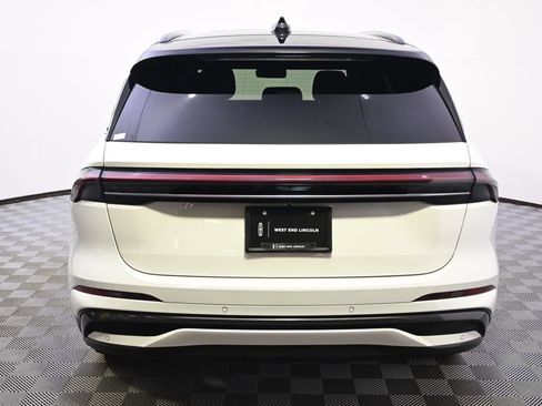 Certified 2024 Lincoln Nautilus Reserve w/ Equipment Group 203A AWD/4WD image 5