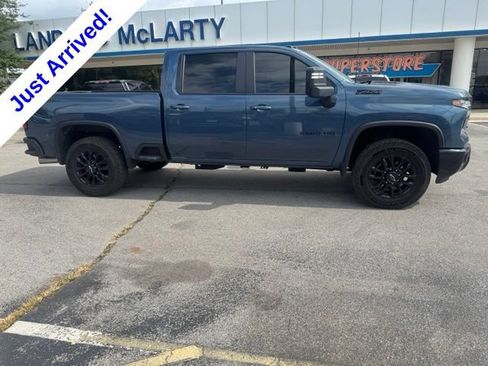Used 2025 Chevrolet Silverado 2500 LT w/ Trail Boss Package AWD/4WD image 2