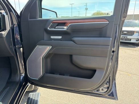 Used 2023 GMC Sierra 1500 Denali w/ Denali Reserve Package AWD/4WD image 25