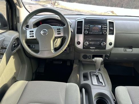 Used 2014 Nissan Frontier SV RWD image 15