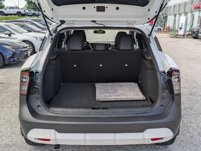 Used 2025 Nissan Kicks SR w/ SR Premium Package AWD/4WD image 14