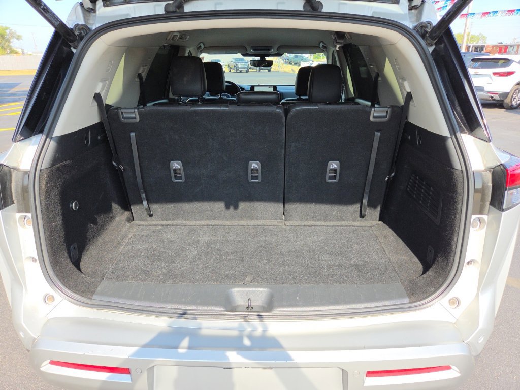 Used 2025 Nissan Pathfinder SL AWD/4WD image 9