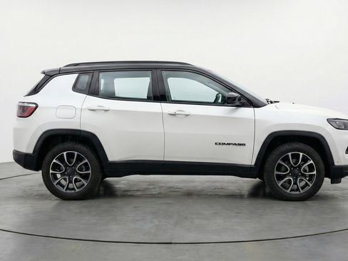 Used 2025 Jeep Compass Trailhawk w/ Trailer Tow Group image 11
