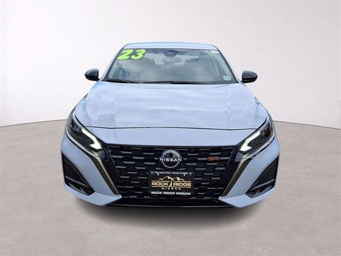 Used 2023 Nissan Altima 2.5 SR image 2