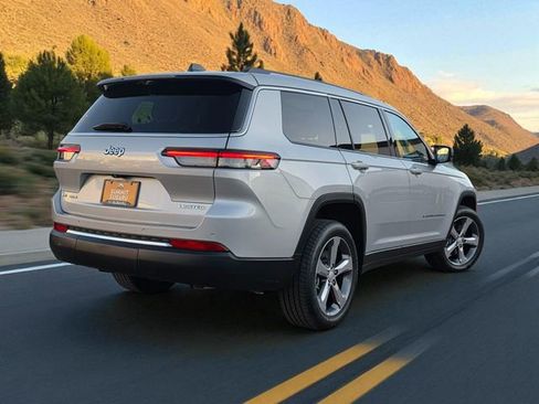 Used 2021 Jeep Grand Cherokee L Limited w/ Luxury Tech Group II image 7