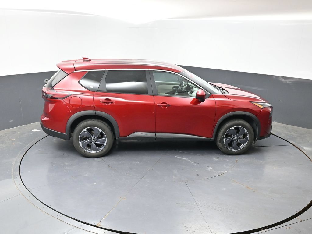 Used 2025 Nissan Rogue SV FWD image 32