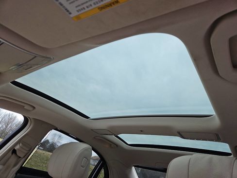 Used 2016 Mercedes-Benz S 550 Sedan image 25