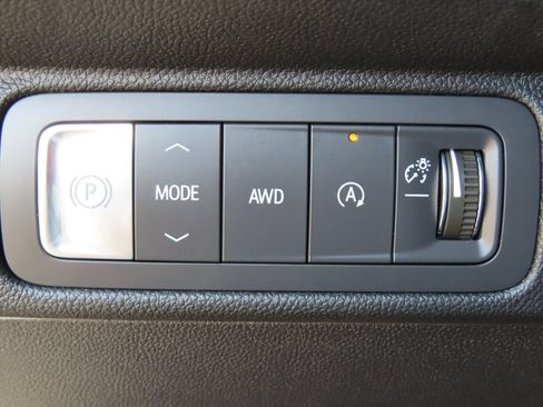 Certified 2025 Chevrolet Traverse High Country AWD/4WD image 13