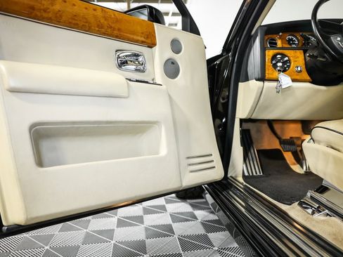 Used 2006 Rolls-Royce Phantom Sedan image 31