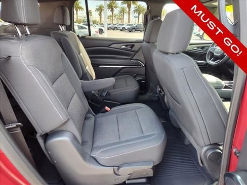 Used 2025 Chevrolet Traverse LT w/ Enhanced Driving Package FWD image 9