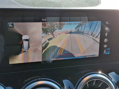 Certified 2022 Mercedes-Benz GLB 250 4MATIC image 16