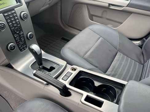 Used 2010 Volvo V50 2.4i image 21