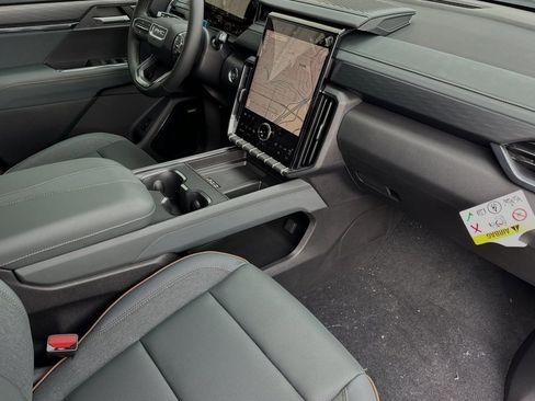 New 2025 GMC Acadia AT4 w/ Super Cruise Package image 15