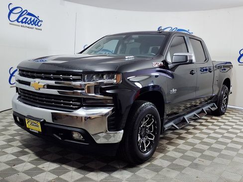 Used 2020 Chevrolet Silverado 1500 LT w/ Texas Edition AWD/4WD image 6