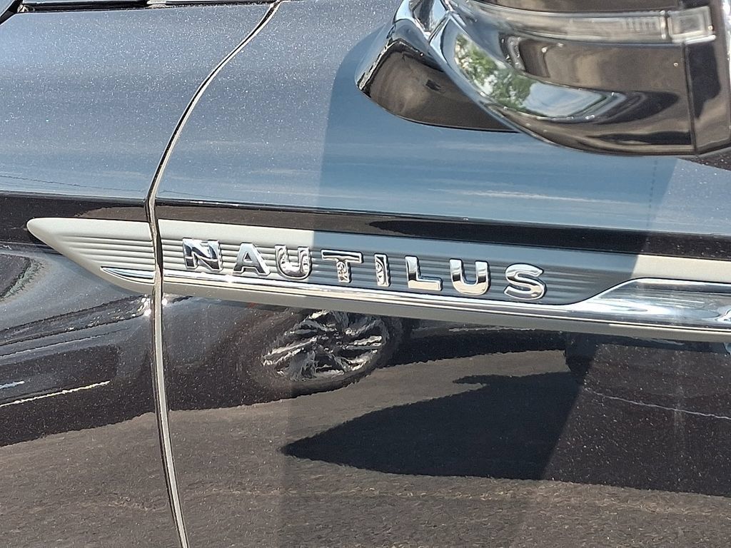 Certified 2023 Lincoln Nautilus Reserve AWD/4WD image 30