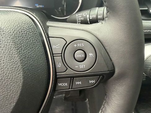 Used 2023 Toyota RAV4 XLE Premium AWD/4WD image 17