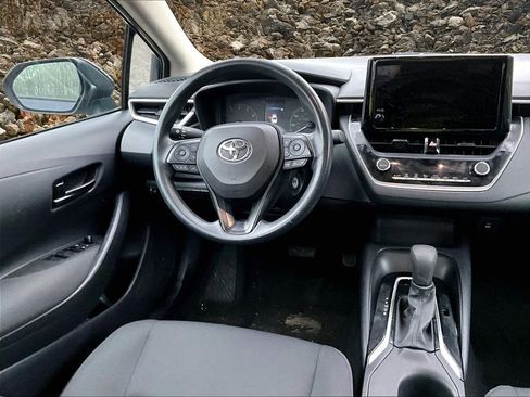 Used 2023 Toyota Corolla LE FWD image 5