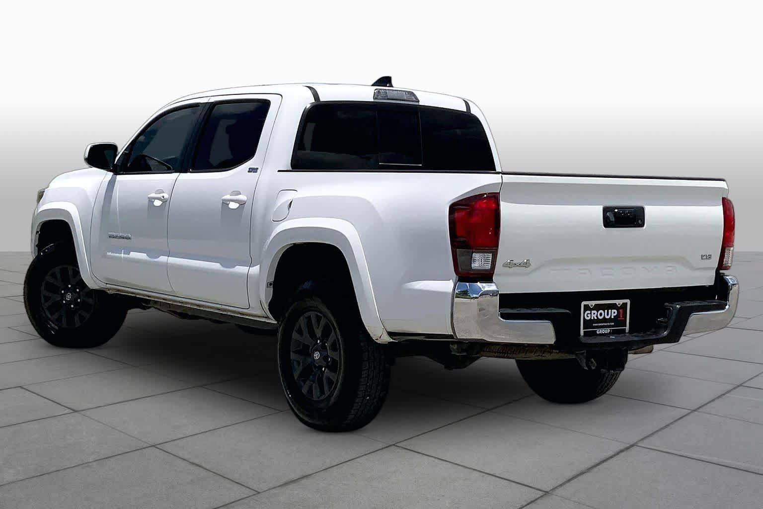 Used 2022 Toyota Tacoma SR5 AWD/4WD image 12