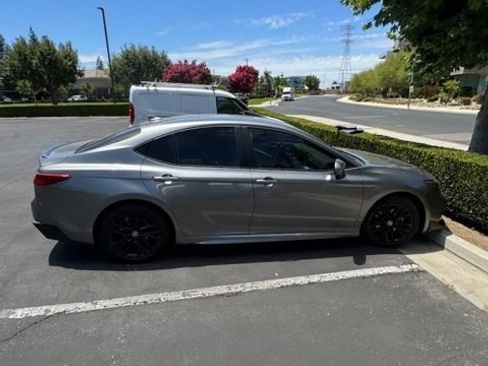 Used 2025 Toyota Camry SE w/ Convenience Package FWD image 2