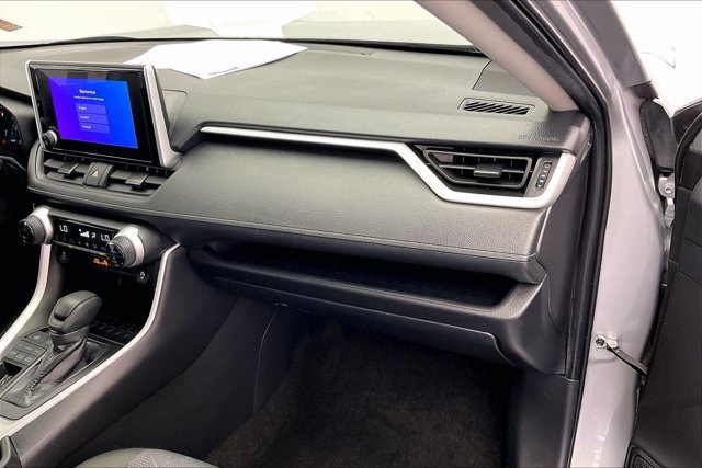 Used 2025 Toyota RAV4 XLE AWD/4WD image 16