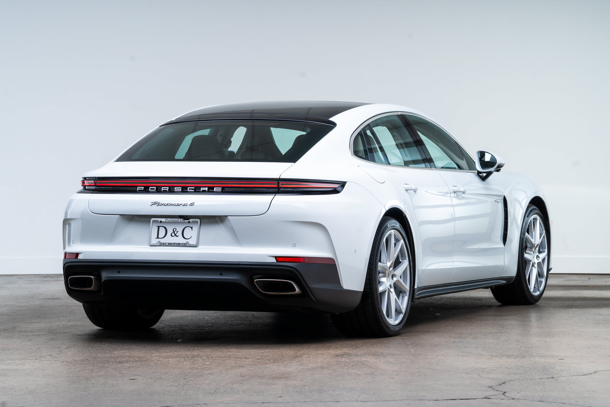 Used 2026 Porsche Panamera 4 E-Hybrid AWD/4WD image 8