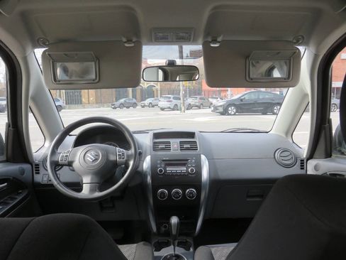 Used 2008 Suzuki SX4 AWD Hatchback w/ Touring Pkg image 13