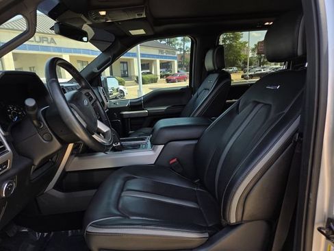 Used 2019 Ford F150 Platinum w/ Equipment Group 701A Luxury AWD/4WD image 15