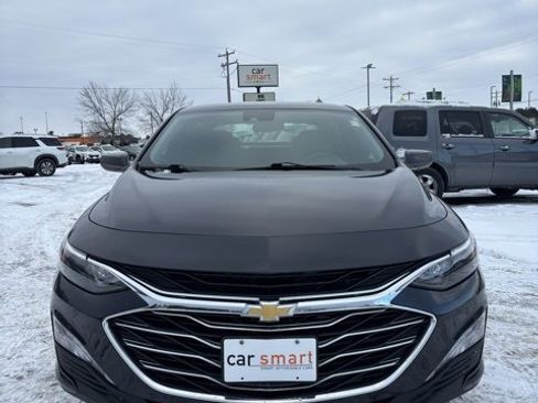 Used 2023 Chevrolet Malibu LT image 2