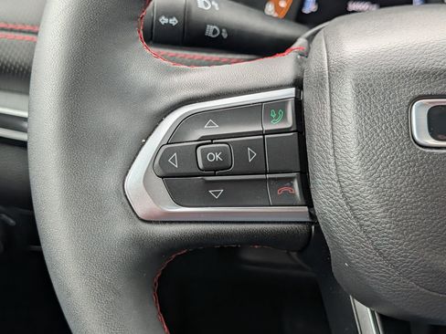 Used 2023 Jeep Compass Trailhawk w/ Trailhawk Convenience Group AWD/4WD image 31