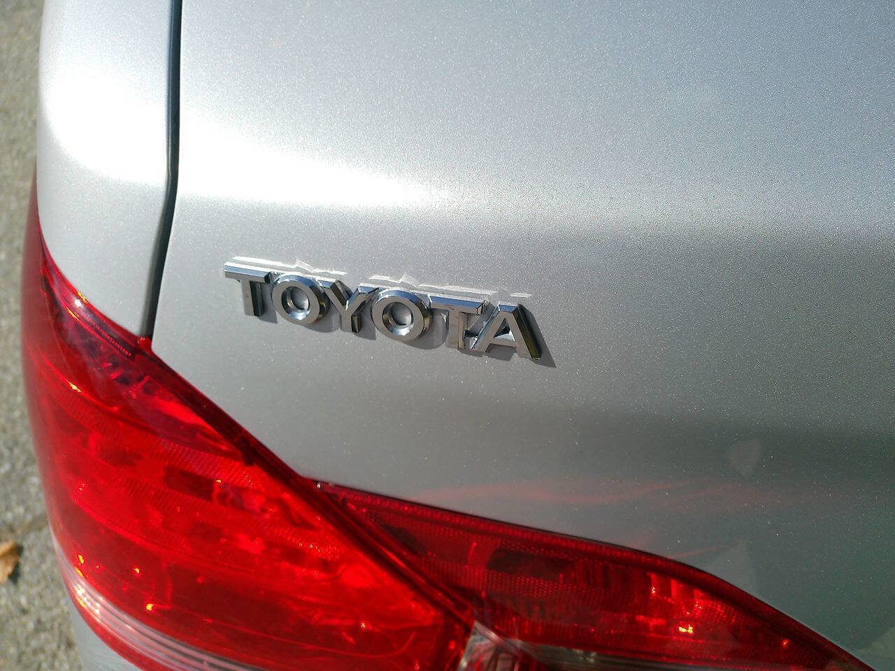 Used 2006 Toyota Avalon XLS FWD image 23