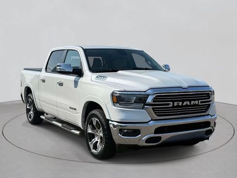 Used 2019 RAM 1500 Laramie AWD/4WD image 3