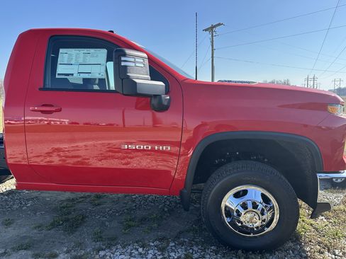 New 2026 Chevrolet Silverado 3500 LT w/ Convenience Package AWD/4WD image 3