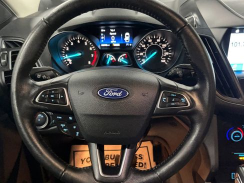 Used 2019 Ford Escape SEL image 23