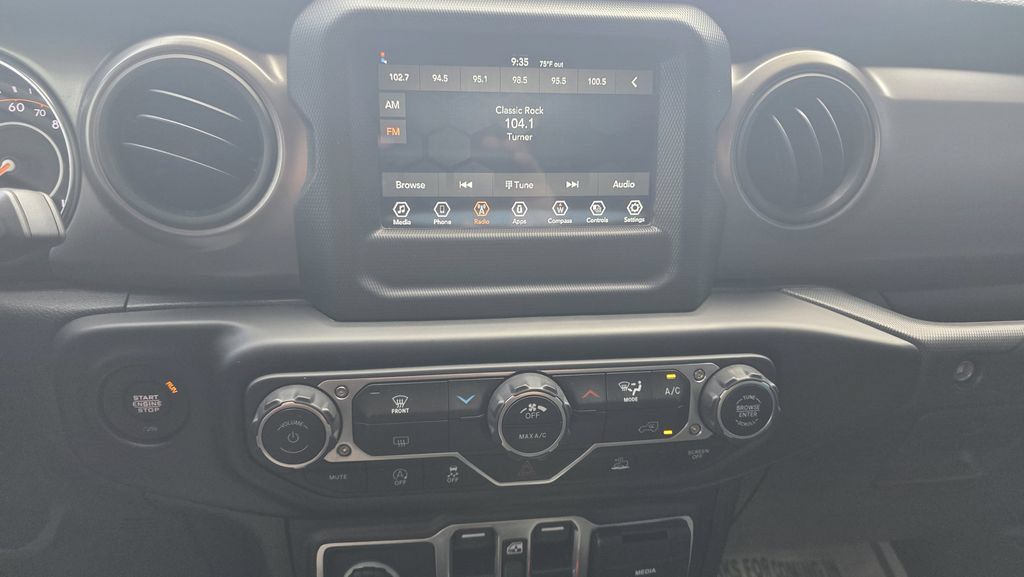Used 2023 Jeep Gladiator Sport AWD/4WD image 20