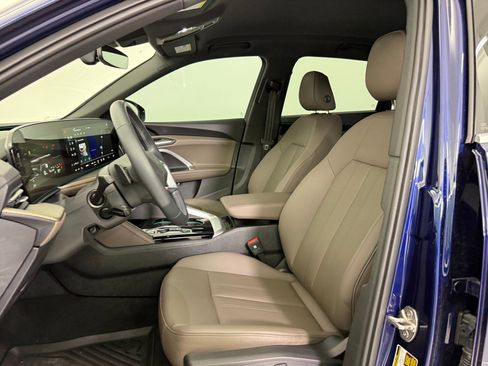 Certified 2025 Audi Q5 Premium w/ Convenience Package image 5