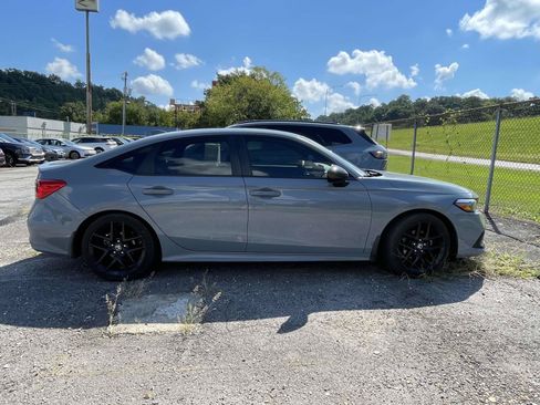 Used 2023 Honda Civic Sport image 2