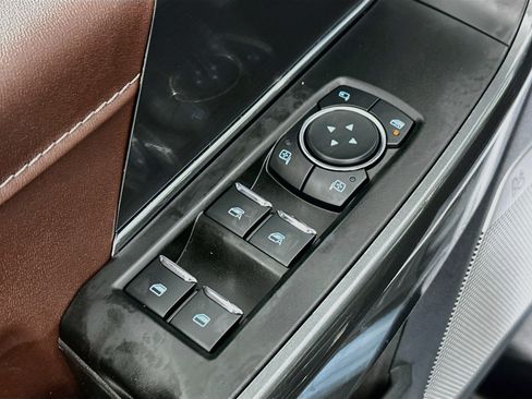 Used 2023 Ford F150 Lariat AWD/4WD image 18
