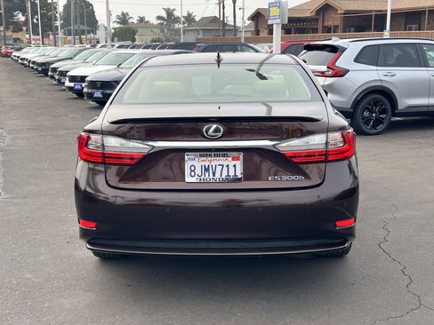 Used 2016 Lexus ES 300h Hybrid image 25