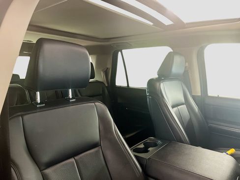 Used 2023 Ford Expedition XLT AWD/4WD image 30