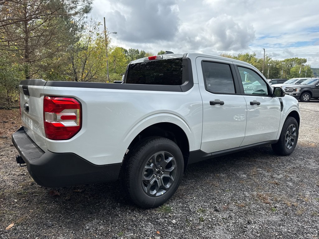 New 2025 Ford Maverick XLT w/ XLT Luxury Package FWD image 12