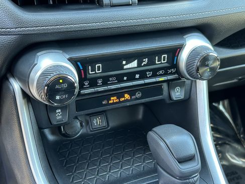 Used 2023 Toyota RAV4 XLE AWD/4WD image 20