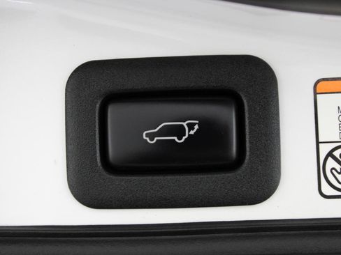 Used 2017 Lexus LX 570 4WD w/ Luxury Package image 78