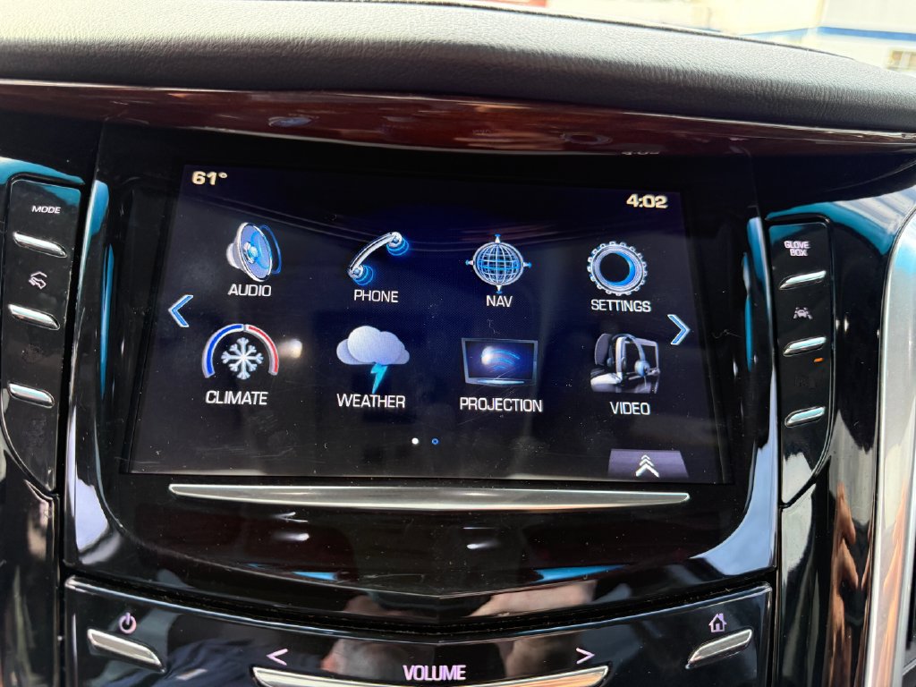 Used 2019 Cadillac Escalade ESV Luxury AWD/4WD image 26